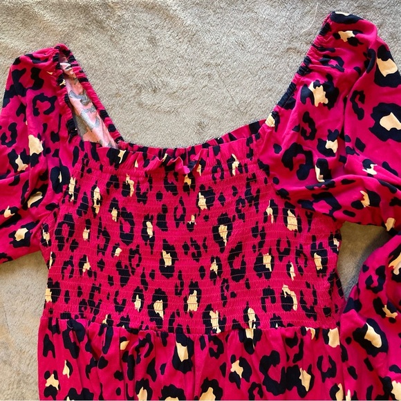 Crown & Ivy Fuchsia, Navy, and White Animal Print Maxi Dress with Shirred Bodice - Picture 5 of 11